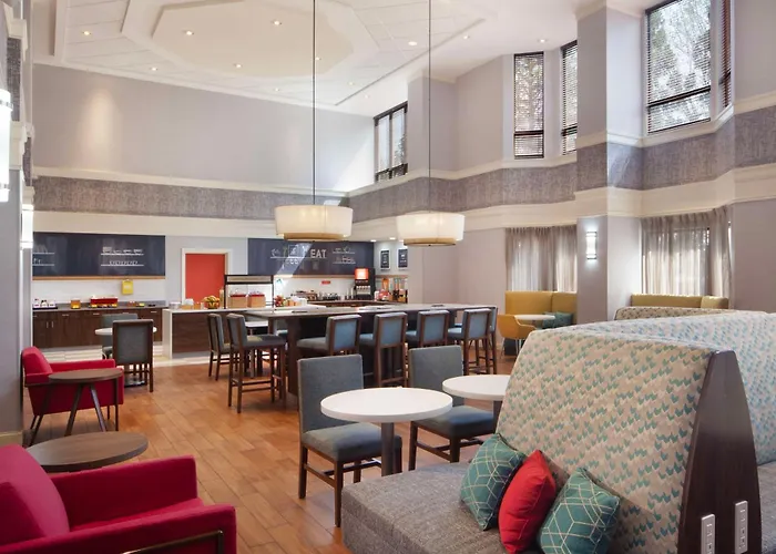 Hampton Inn & Suites-Atlanta Airport North-I-85