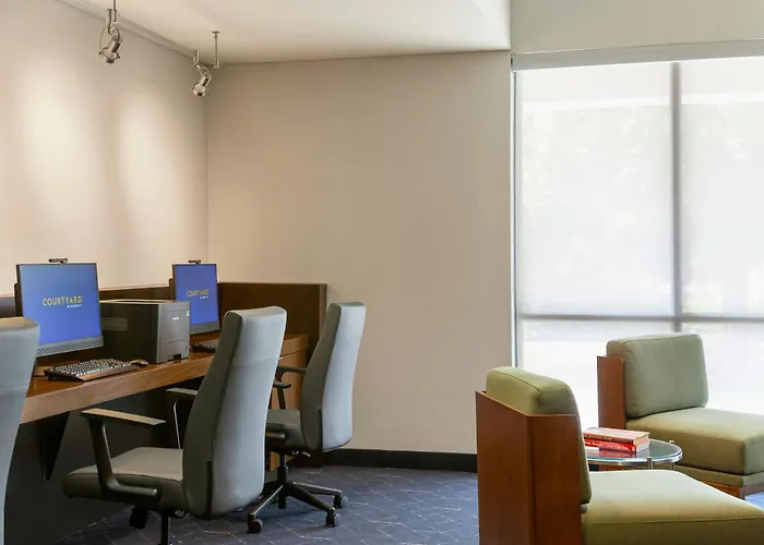 Courtyard By Marriott Madison West / Middleton