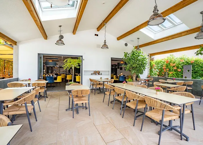 Logis Hotel Restaurant Le Clos Fleuri