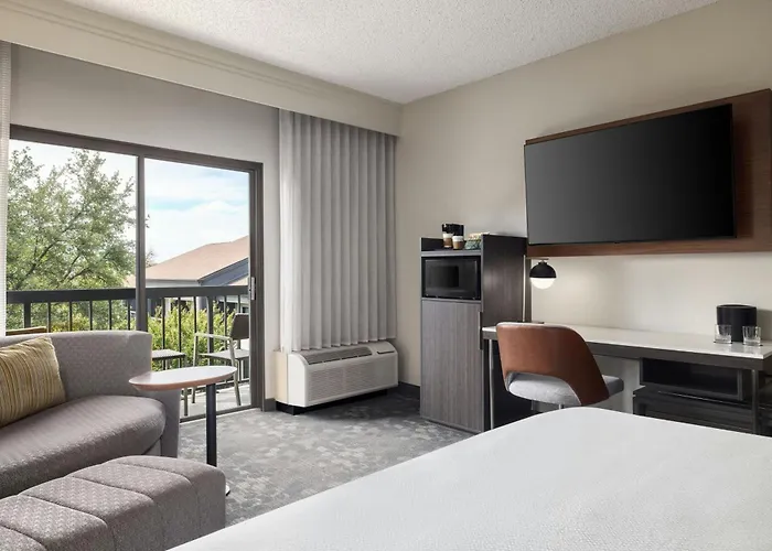 Courtyard By Marriott Dallas-Fort Worth/Bedford