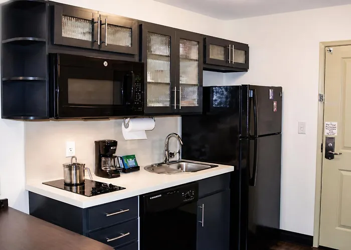 Candlewood Suites Pearl By Ihg