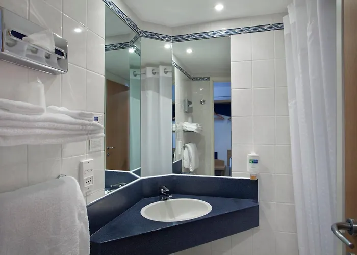 Holiday Inn Express Geneva Airport By Ihg Meyrin
