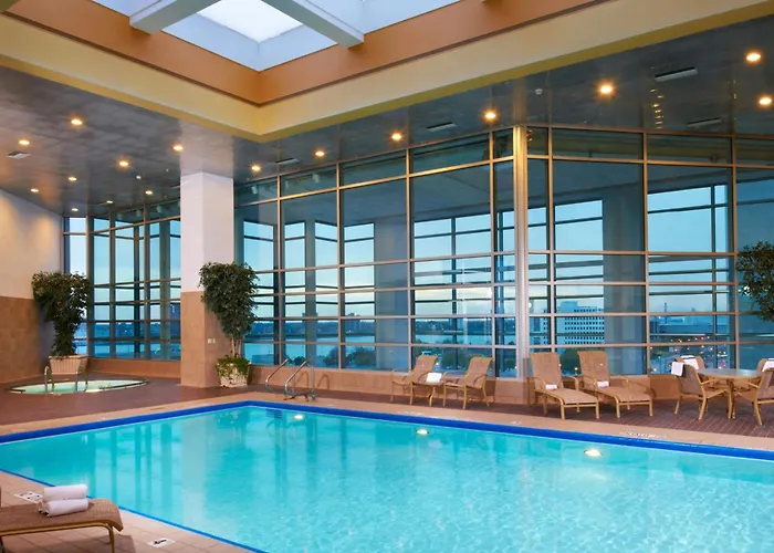 Courtyard By Marriott Detroit Downtown Hotel