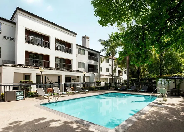 Courtyard By Marriott Stockton Hotel