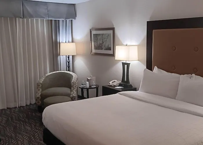 Wyndham Grand Executive Center Little Rock Airport Hotel