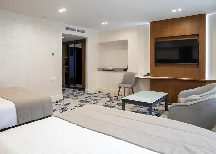 Erebuni Hotel Republic Square