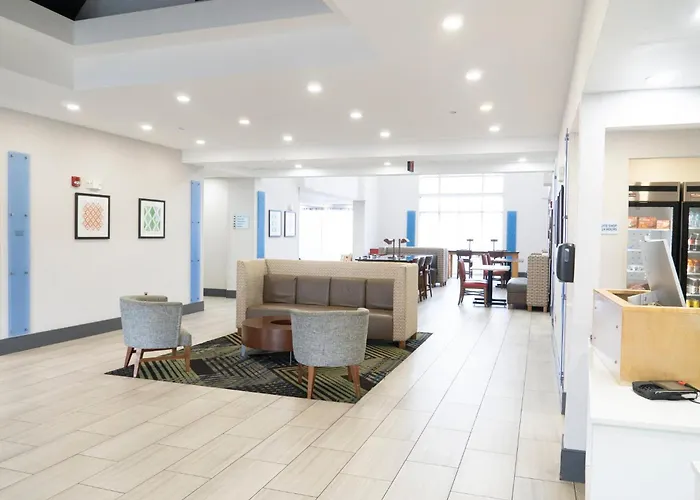 Holiday Inn Express & Suites Columbia-Fort Jackson By Ihg
