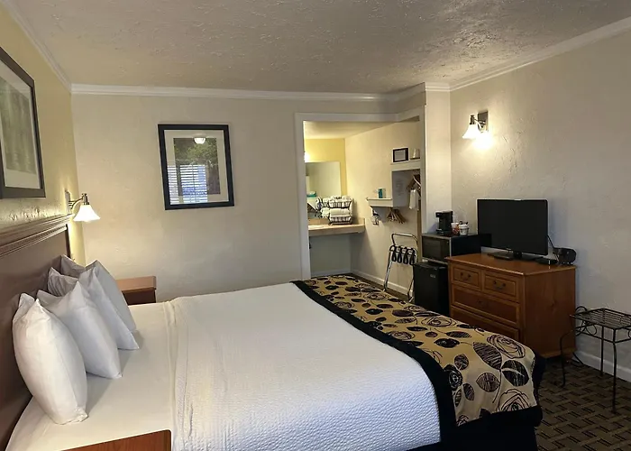 Baechtel Creek Inn