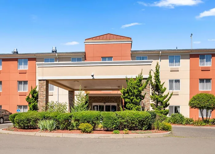 Quality Suites Stratford