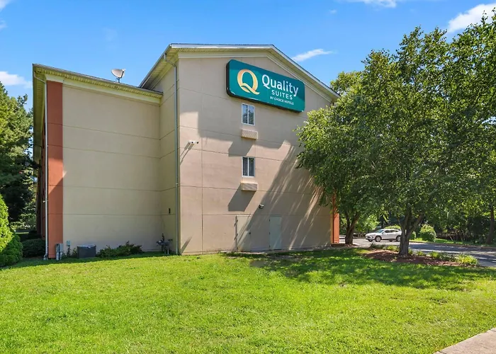 Quality Suites Stratford
