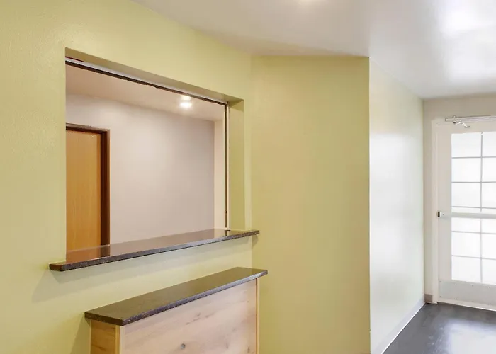 Woodspring Suites Conroe