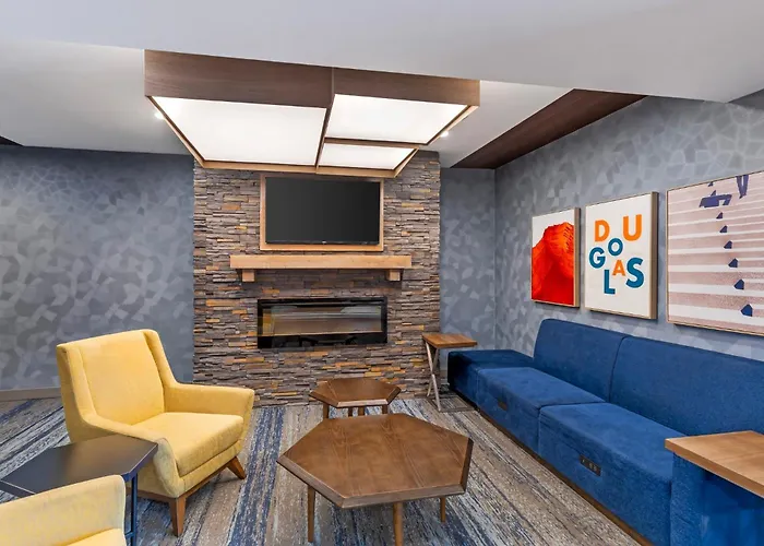 Holiday Inn Express & Suites Douglas By Ihg