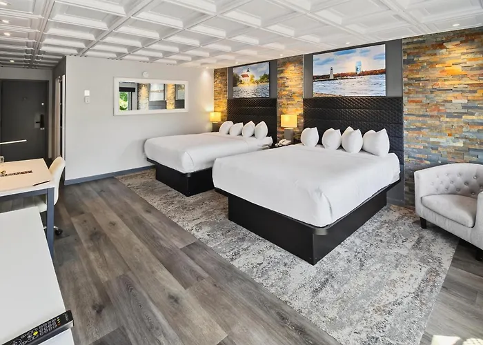 Terrace Bay Hotel - Lakefront Escanaba