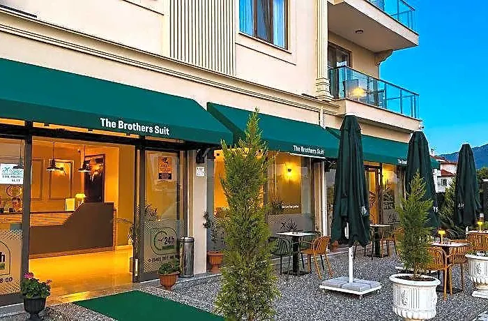 The Brothers Suit Otel
