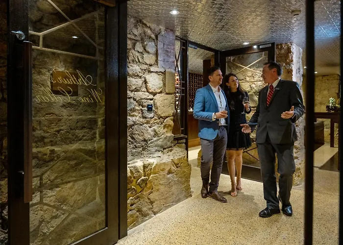 Mount Lofty House Adults Retreat - Enjoy 21 Signature Inclusions