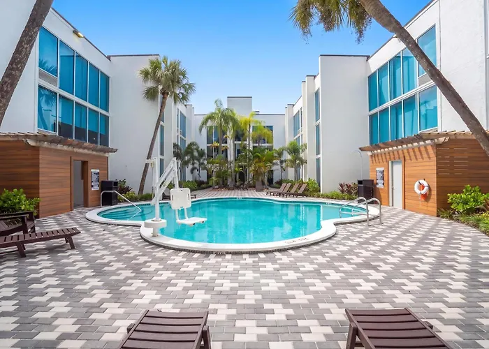 Tropical Palms Hotel