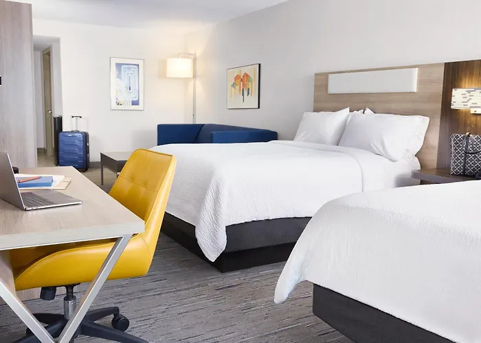 Holiday Inn Express & Suites Dania Beach - Airport Area