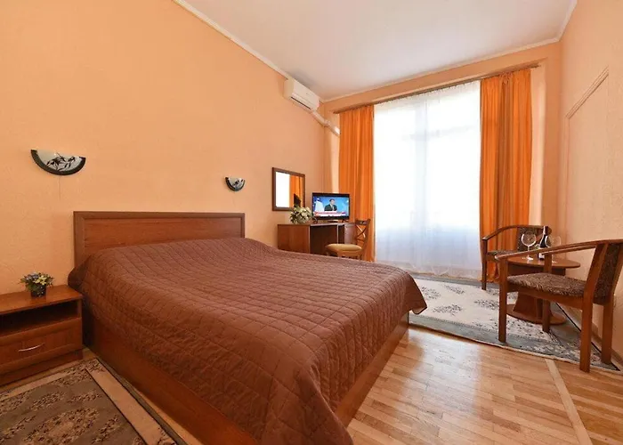 Готель Дніпро Dnipro Hotel