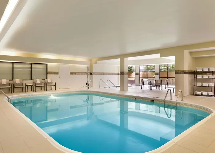 Courtyard By Marriott Bloomington Normal Hotel