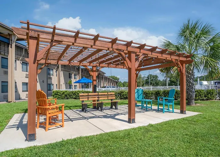 Best Western Crossroads Inn DeFuniak Springs
