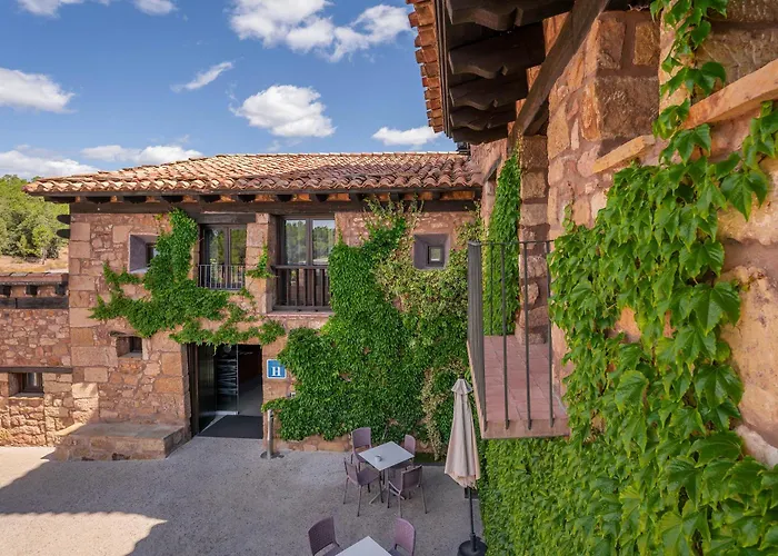 Hotel Restaurante Masia La Torre