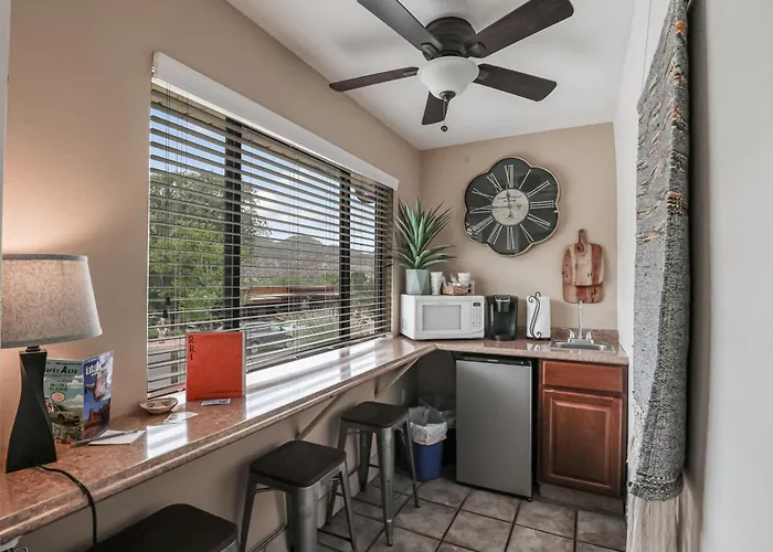 Red Rock Inn Cottages