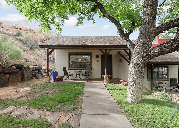 Red Rock Inn Cottages