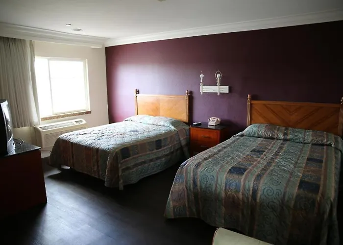 Chateau Inn & Suites Downey