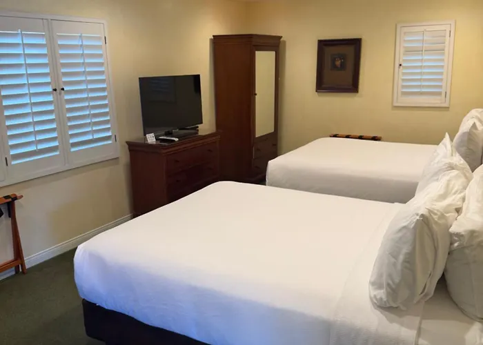 Castillo Inn At The Beach