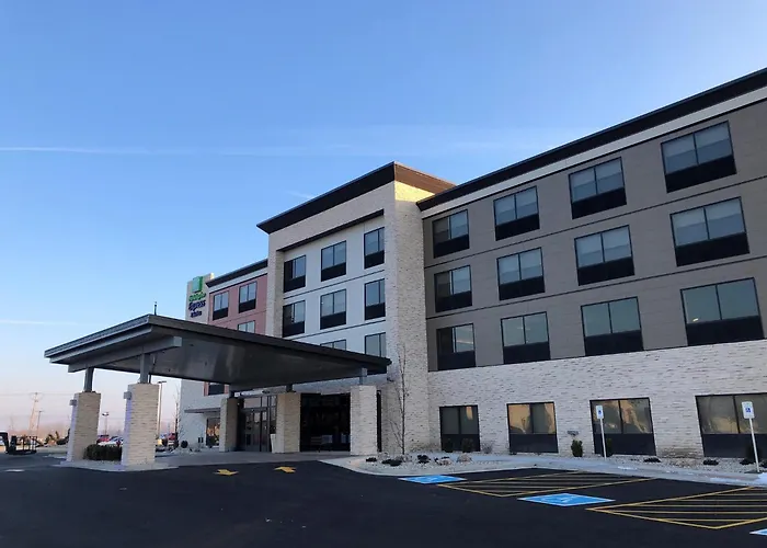 Holiday Inn Express & Suites Racine By Ihg