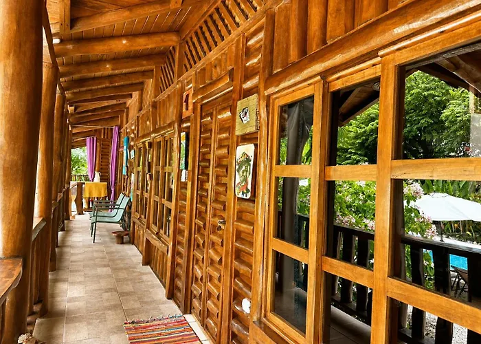 Cabanas Lamaite