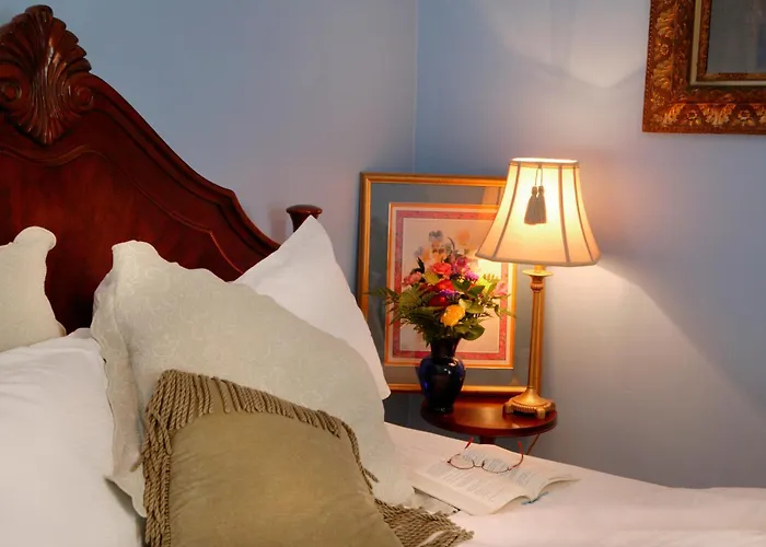 Ashton'S Bed And Breakfast