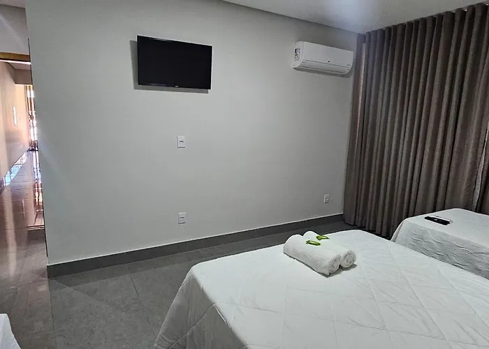 Pousada Limas Suites Capitólio