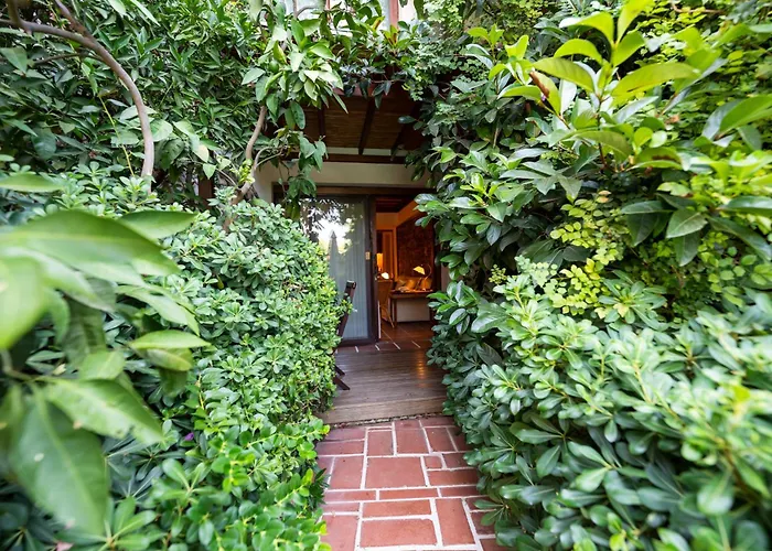 El Vino Hotel & Suites