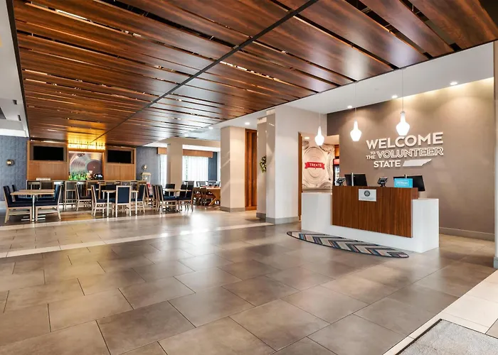 Hampton Inn By Hilton Nashville Airport Century Place