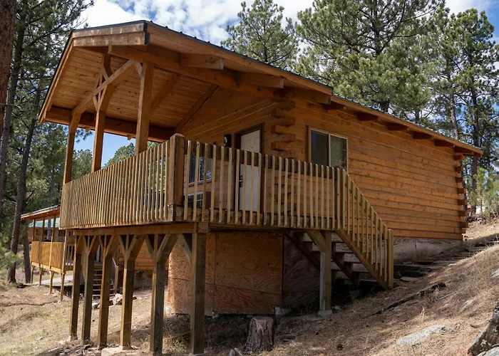 Rock Crest Lodge & Cabins