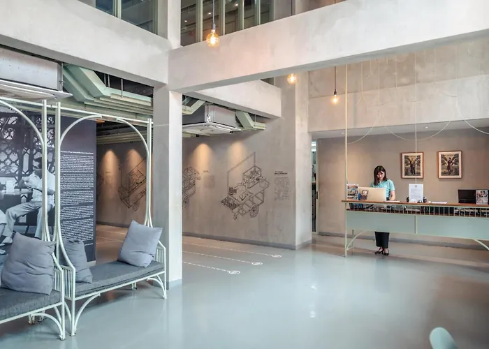 Samsen Street Hotel
