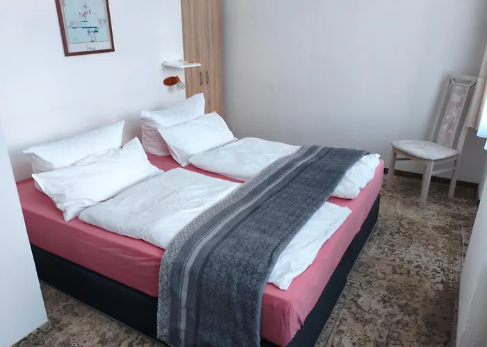 Hotel-Pension Schloss -Miramar