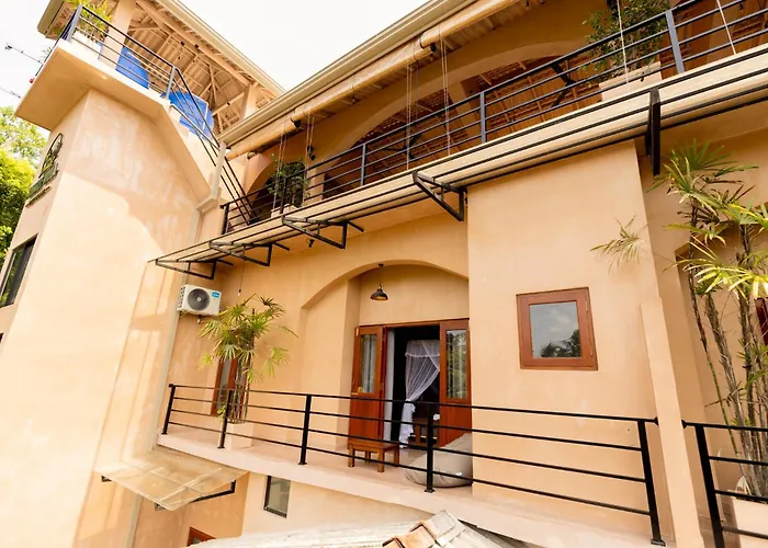 Jungle Villa Cafe & Rooms