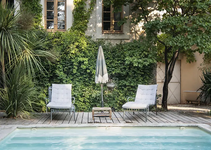 Maison Sumiane - Maison d hotes et locations avec piscine Brignoles