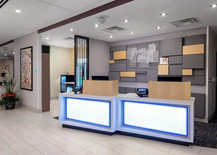 Holiday Inn Express & Suites - Madison By Ihg