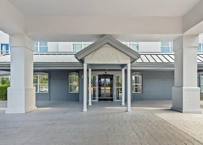 Baymont By Wyndham Sumter Hotel