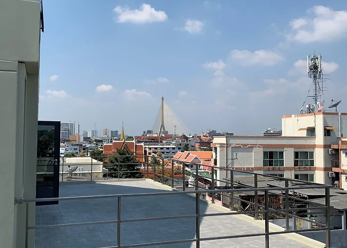 Thana Wisut Hotel