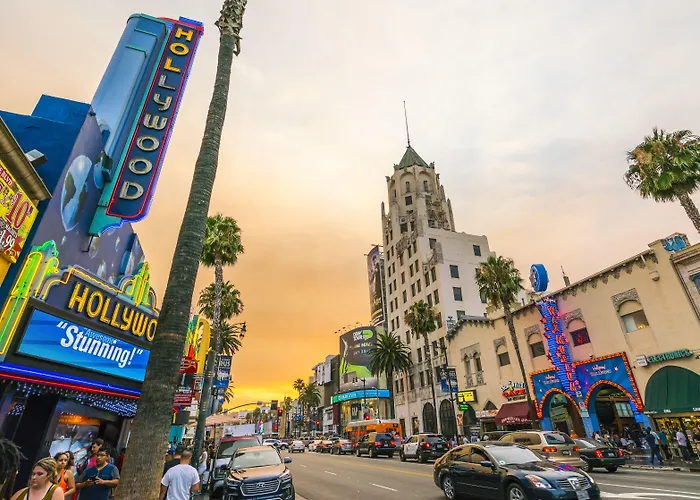 Hotel Lexen Newhall & Santa Clarita - Near Six Flags Magic Mountain