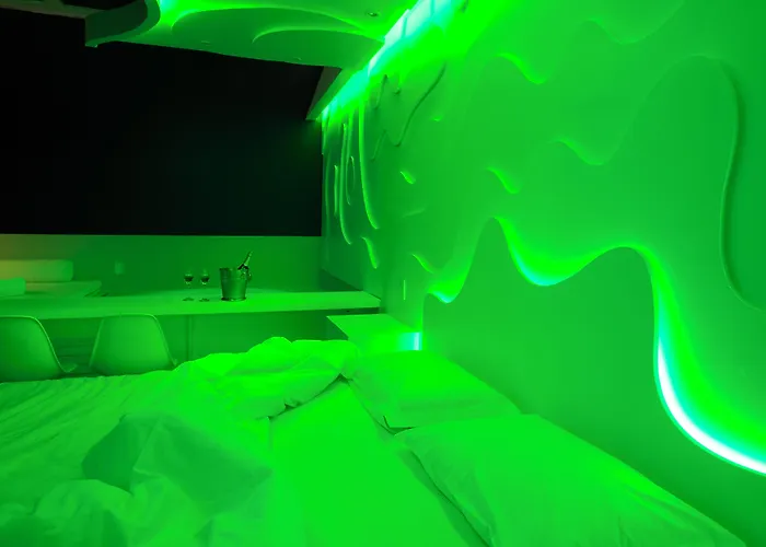 Tout Motel (Adults Only)