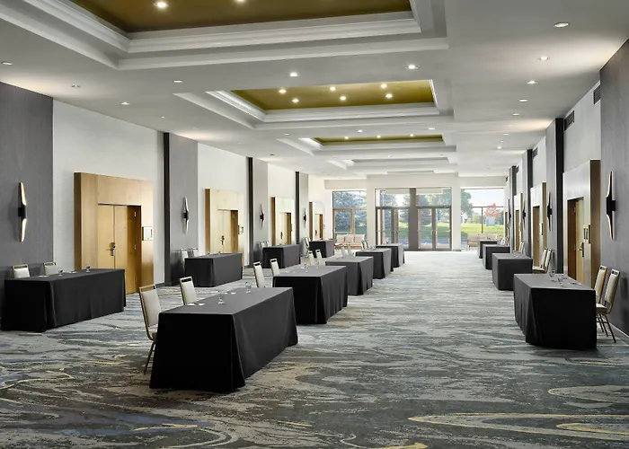 Sheraton Grand Rapids Airport Hotel