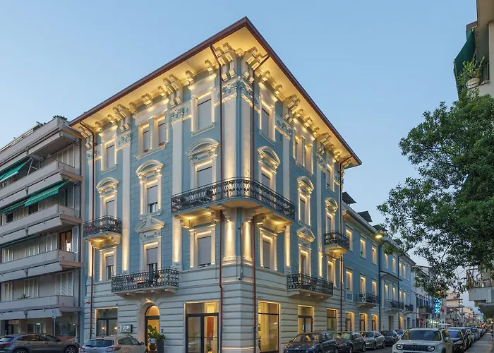 VI Suites