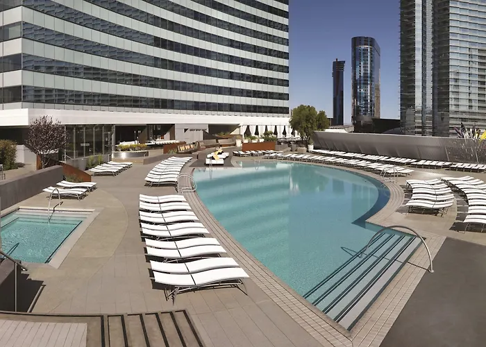 Gorgeous Suite Vdara 22Nd Flr - Pool View - Free Valet