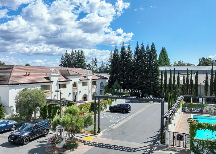 The Lodge At Healdsburg, Tapestry Collection By Hilton