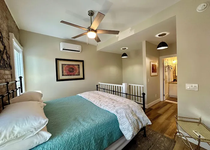 Bisbee Brownstone Suites